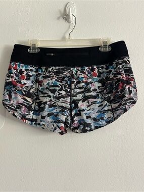 Lululemon speed Shorts with Colorful Abstract Print size 8